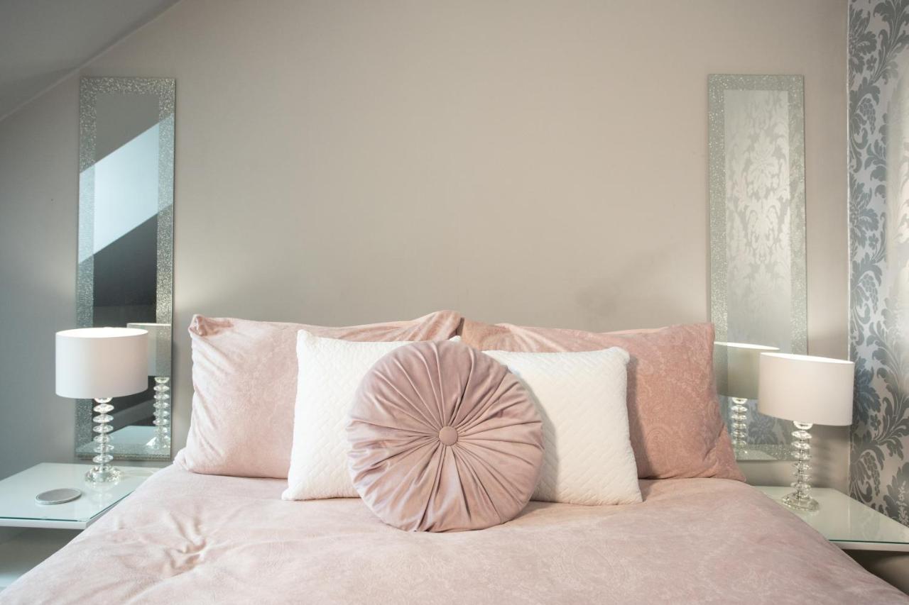4 Private Bedroom House With 3 Parking Spaces Free เพิร์ท ภายนอก รูปภาพ